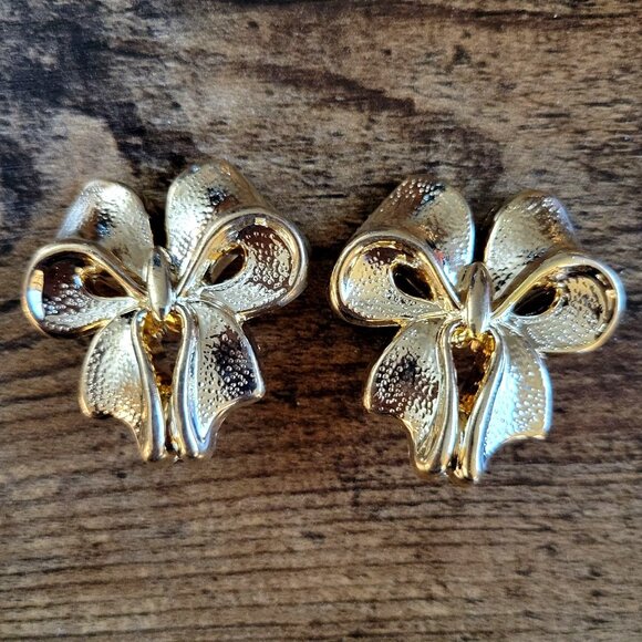 Christmas Themed Plastic Decorative Shank Buttons Mixed Lot of 16 - Picture 3 of 8